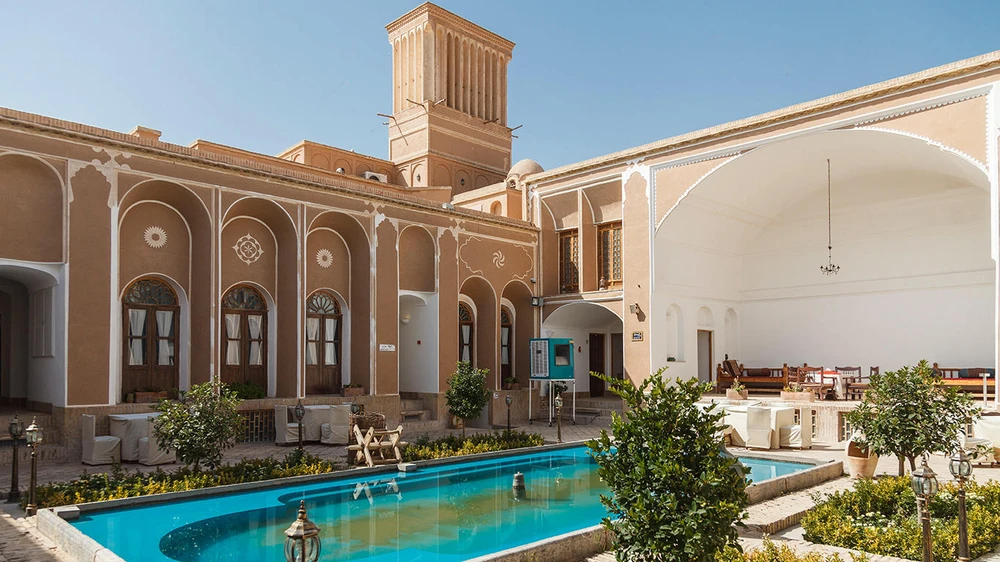 Laleh Hotel