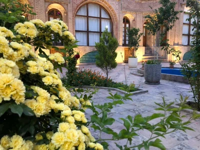 Arghavan Traditional  Hotel