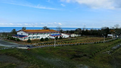 Anzali Tourist Hotel
