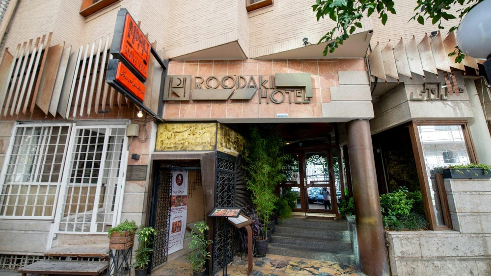 Roodaki Hotel