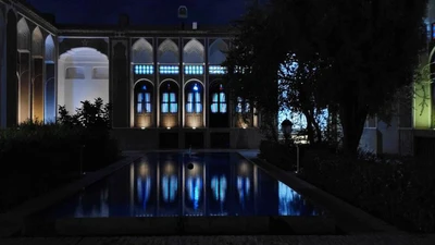 Laleh Hotel