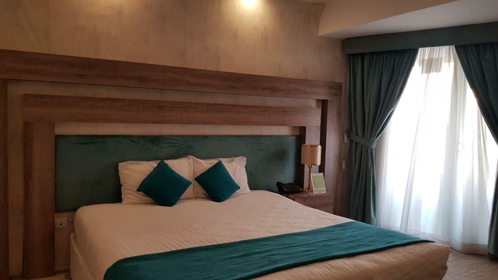Hormoz Hotel