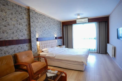 Shadi Hotel