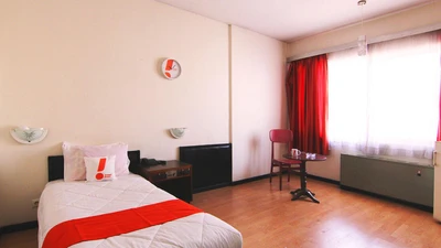 New Naderi Hotel