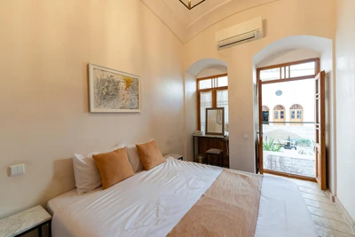 Zavieh Hotel
