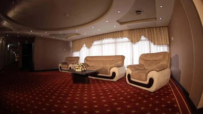 Parsia Grand Hotel