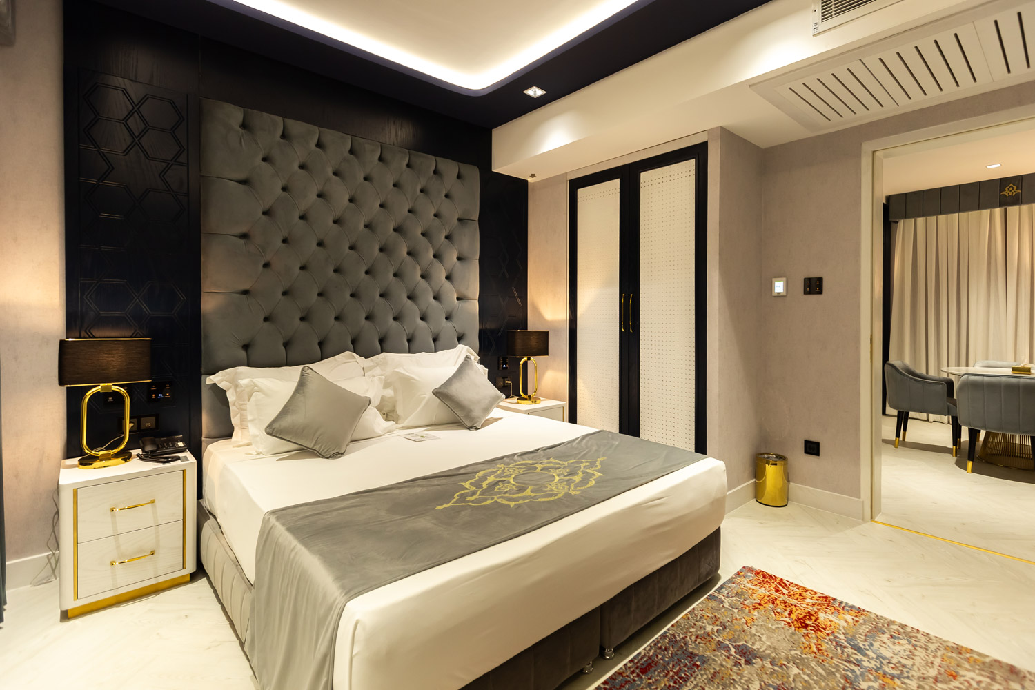 Chaharbagh Hotel