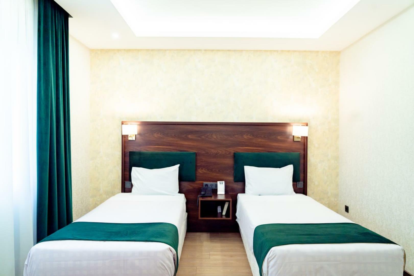 Parsian Ali-Qapu Hotel
