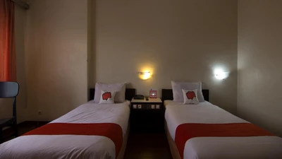 New Naderi Hotel