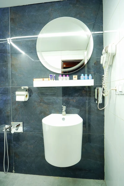 Shadi Hotel