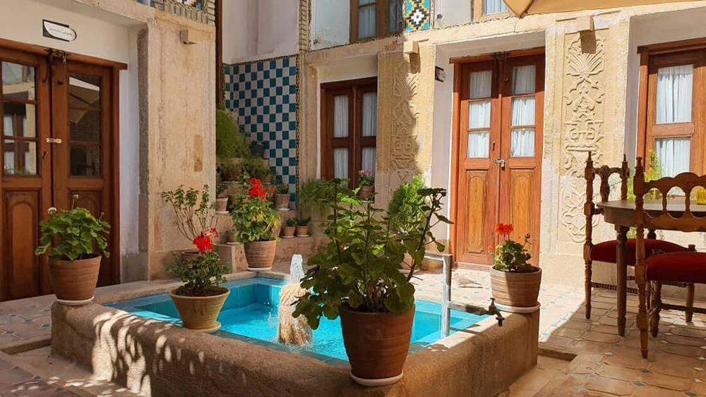 Vaalaad House