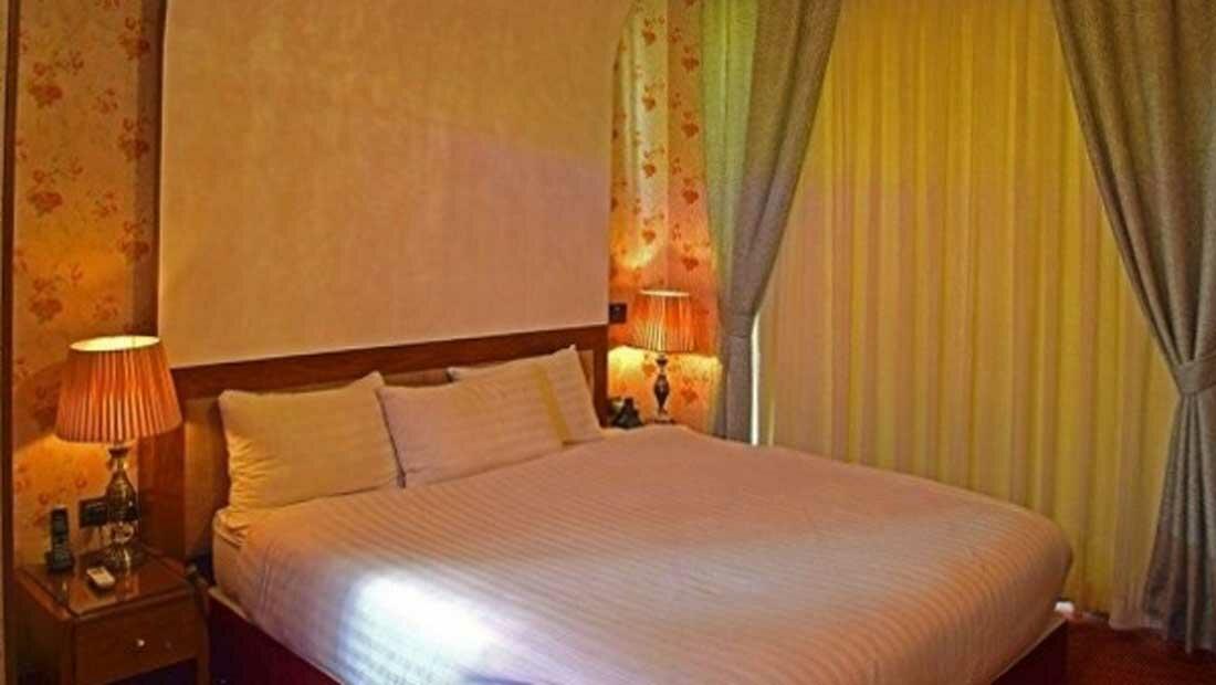 Ferdows International Hotel