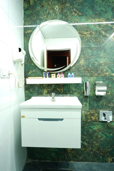 Shadi Hotel