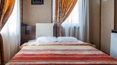 Farhang & Honar Hotel