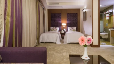 Negin Pasargad Hotel