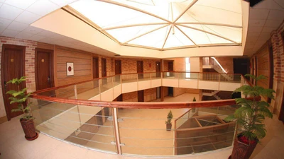 Nasir Al Molk Hotel