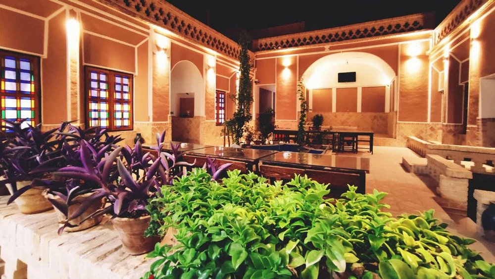 Khansalar Hotel
