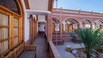 Viona Lantern Hotel