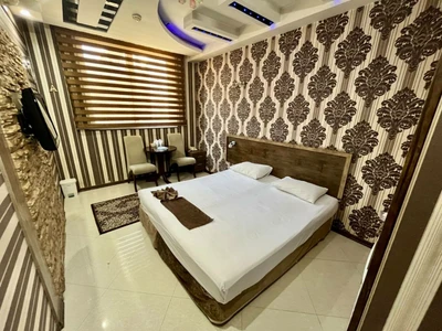 Gol Gandom Hotel