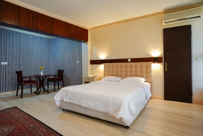 Shadi Hotel