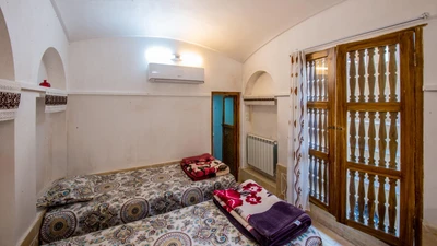 Sayeh Saray hostel