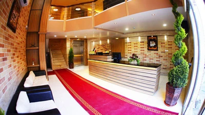 Nasir Al Molk Hotel