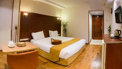 Piroozy Hotel