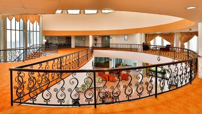Laleh Hotel