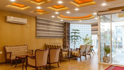 Lux Persia Hotel