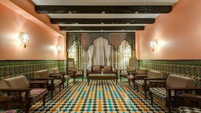 Negin Pasargad Hotel
