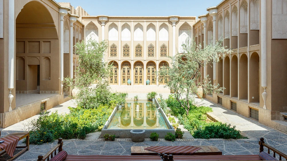 Khaneh Seneek Traditional Hotel