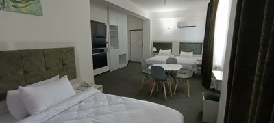 Rose Hotel