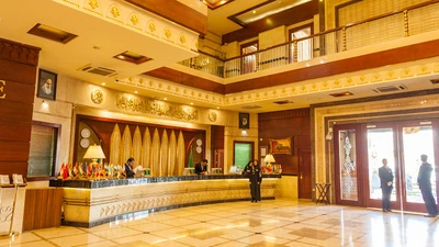 Darvishi Royal Hotel
