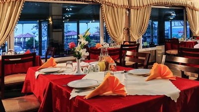 Anzali Tourist Hotel