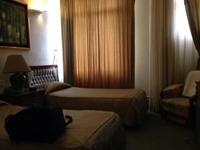 Akhavan Hotel
