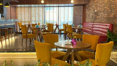 Javar Al-Molk Hotel