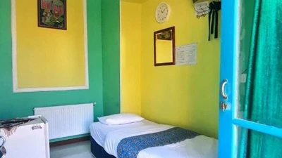 Hatef Traditional Guesthouse
