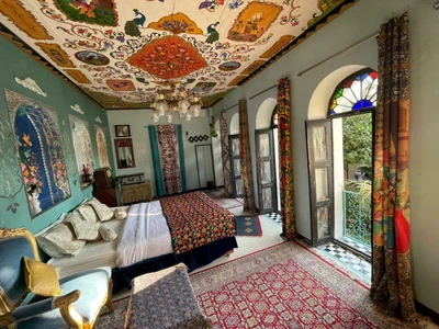Toranjestan House