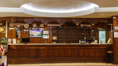 Piroozy Hotel