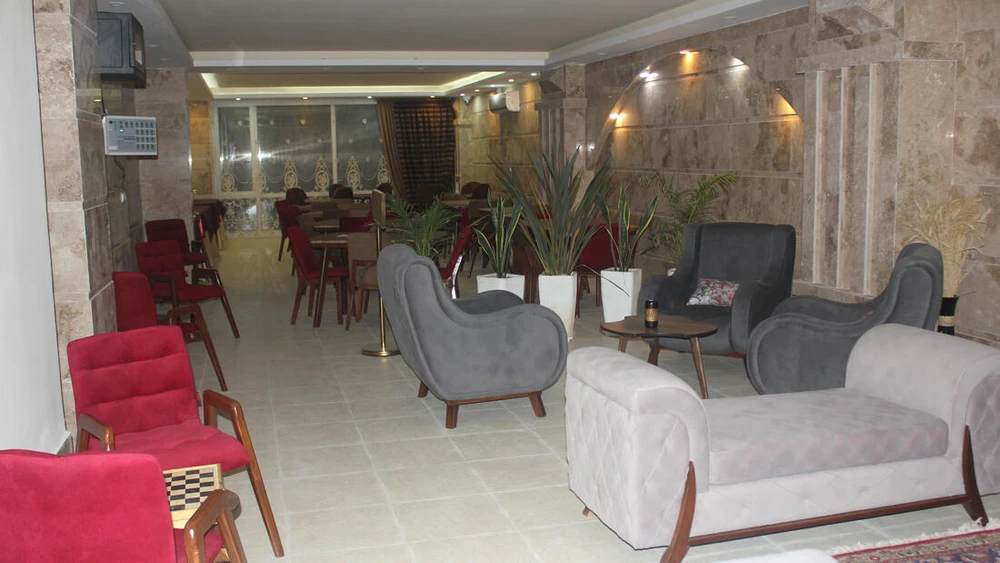 Patagh Hotel
