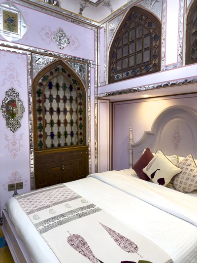 Shahsavaran Boutique Hotel