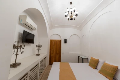 Zavieh Hotel