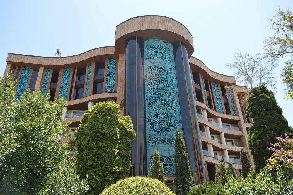 Parsian Kowsar Hotel