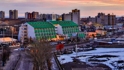 Laleh Hotel