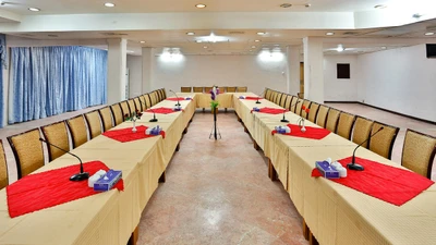 Laleh Hotel