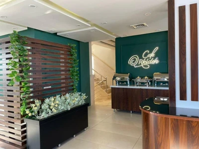 Orchideh Hotel