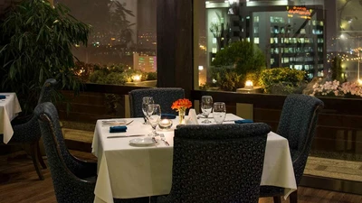 Eskan Alvand Hotel