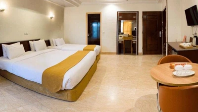 Piroozy Hotel