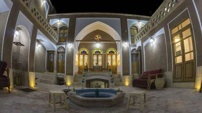 Sayeh Saray hostel