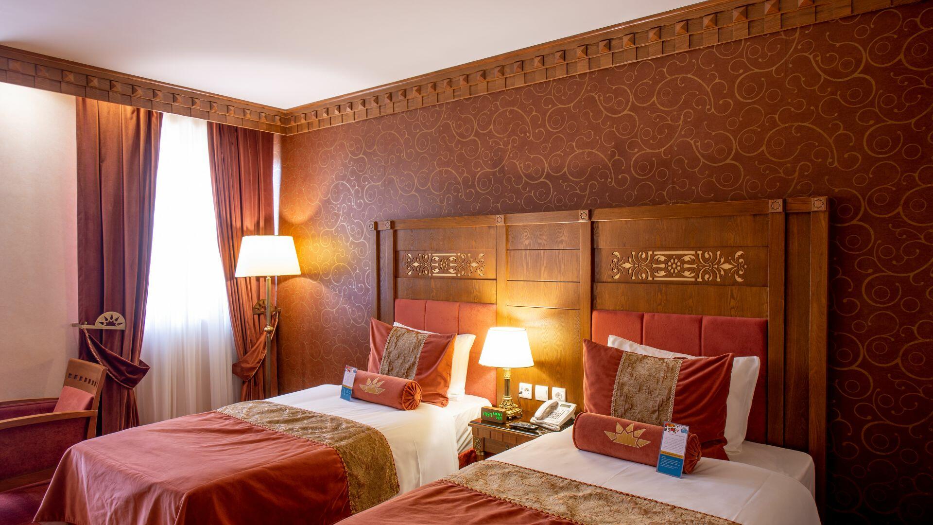 Zandiyeh Hotel